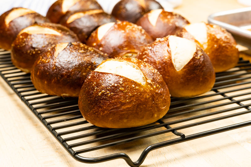 Baked pretzel buns